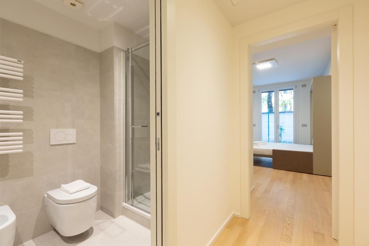 Cozy Flat With Parking Apartment Милано Екстериор снимка